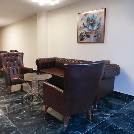 Hotell Lara Street *