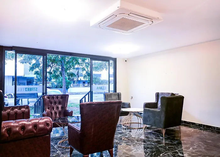 Hotell Lara Street *