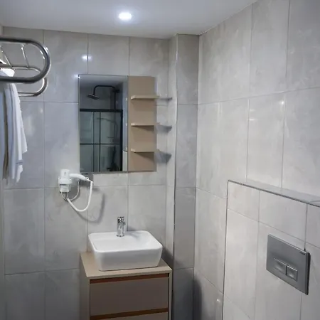 Lara Street Hotel *
