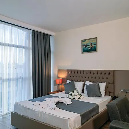 Hotel Lara Street